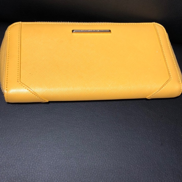 Charles & Kieth Yellow Wallet - Picture 6 of 8